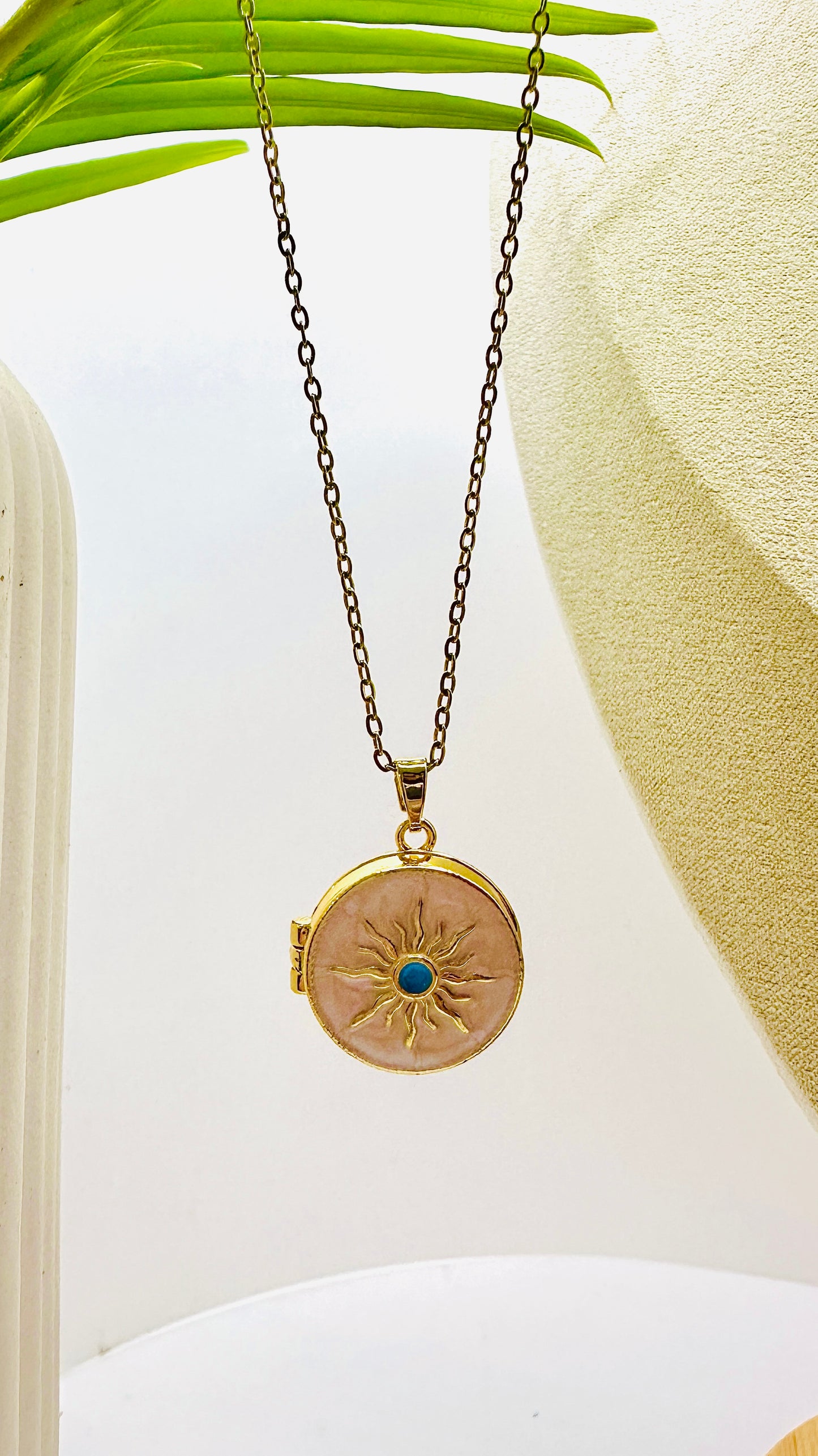 Sunburst White Necklace
