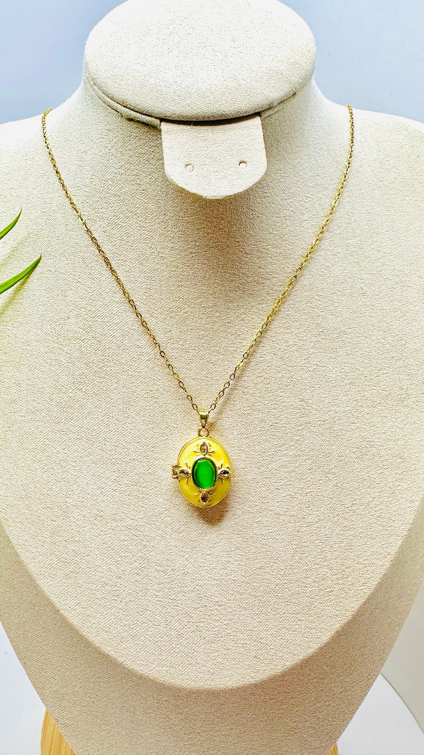 Emerald Glow Necklace