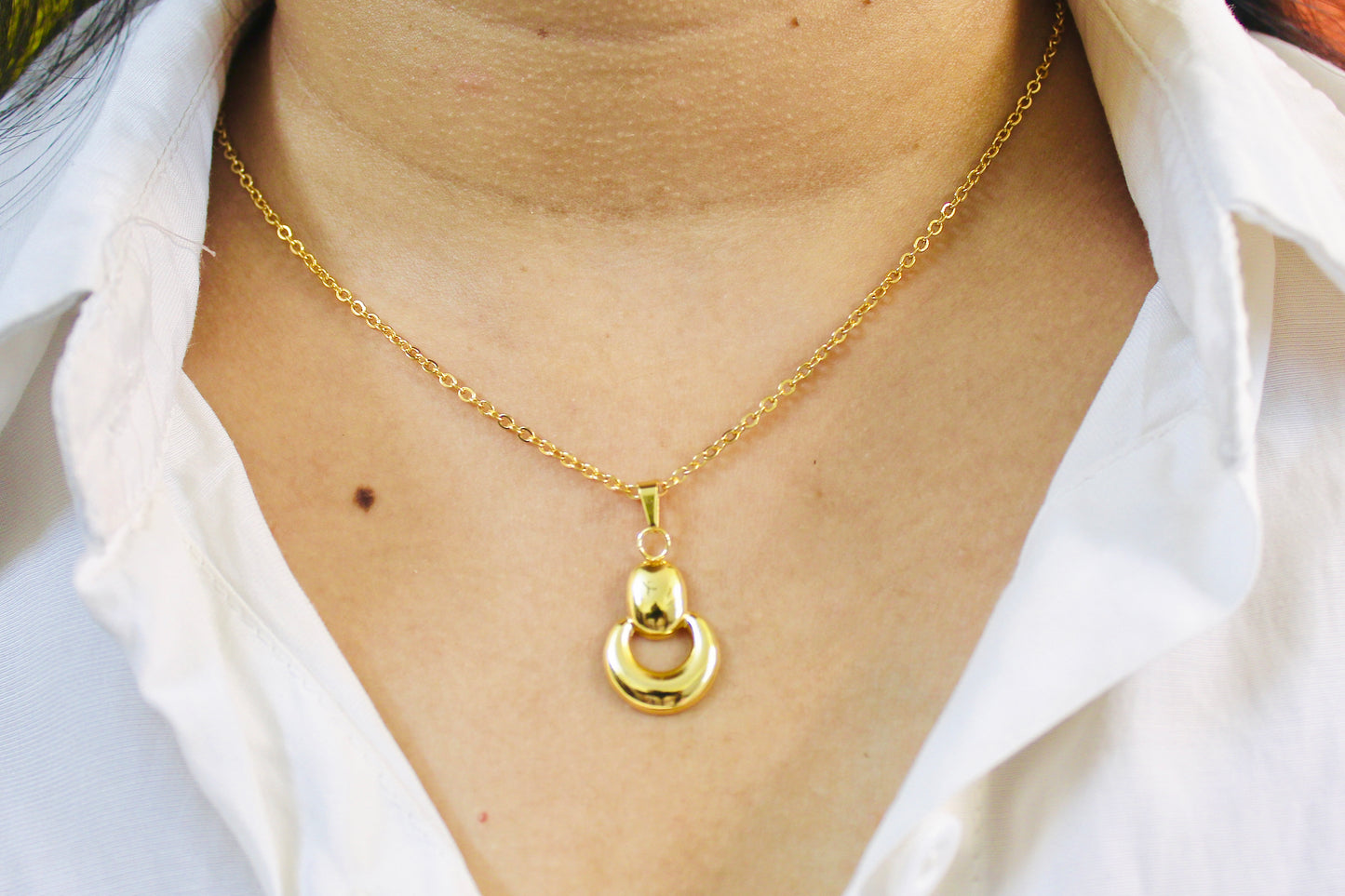 Celeste Circular Necklace With Earrings