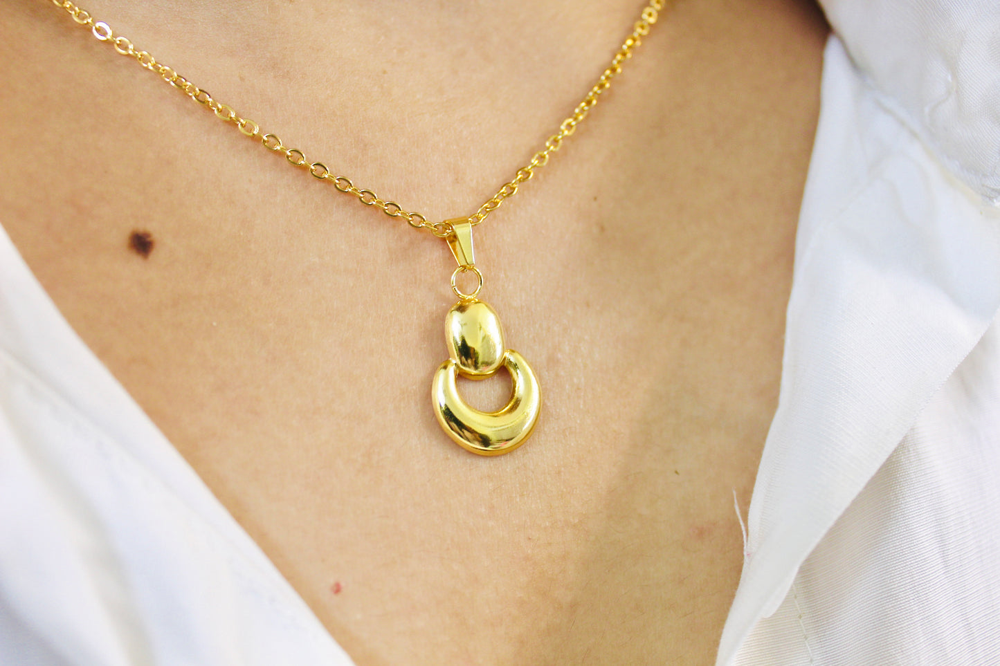 Celeste Circular Necklace With Earrings