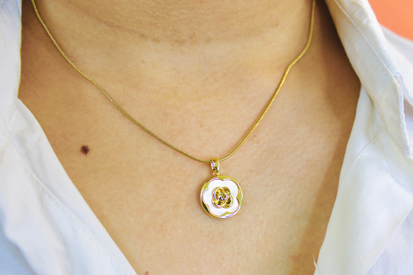 Floral Pendant Necklace