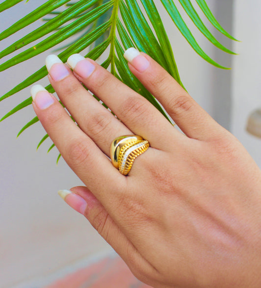 Golden Wave Luxe Ring