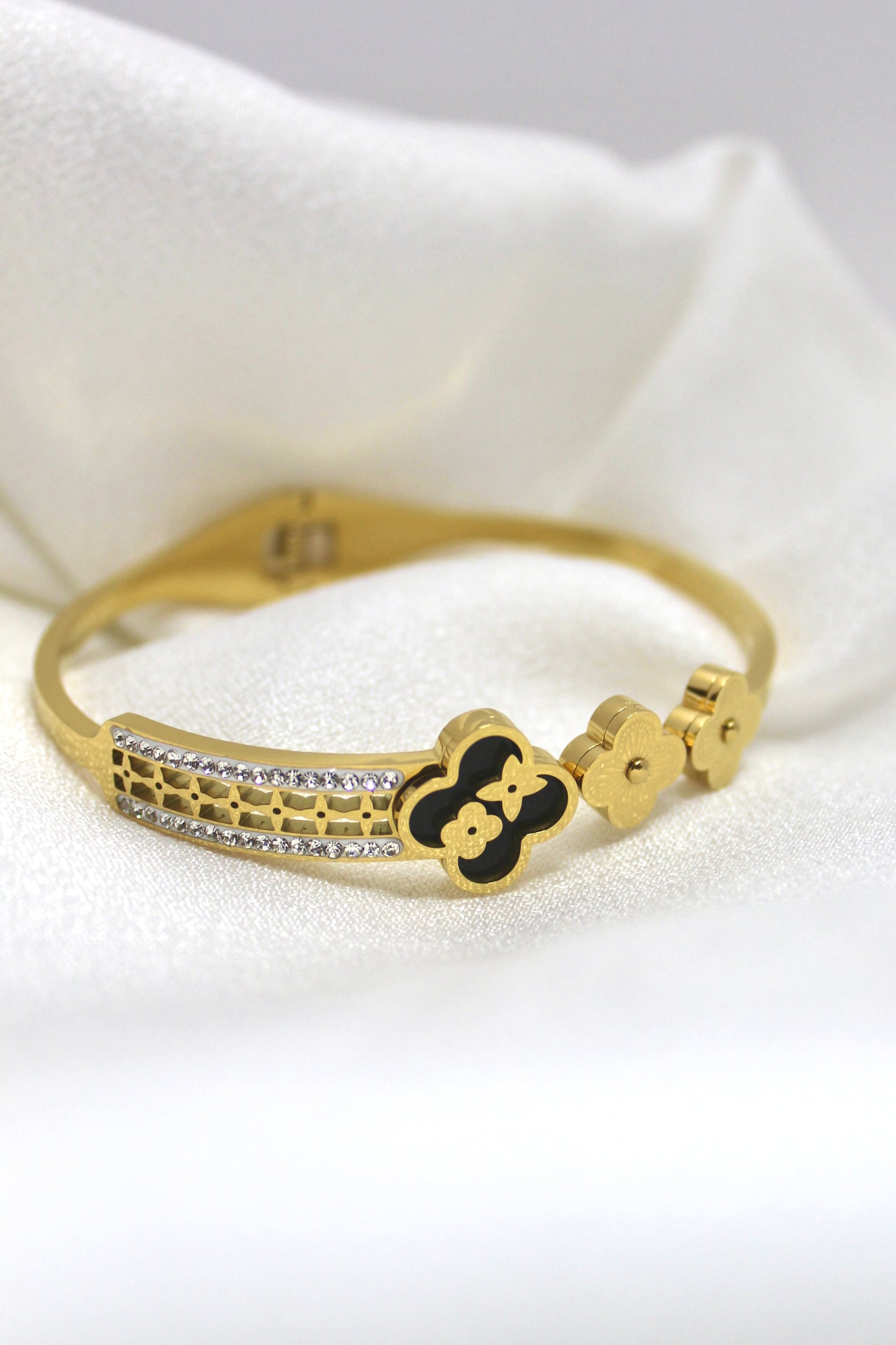 Gold Clover Charm Bracelet