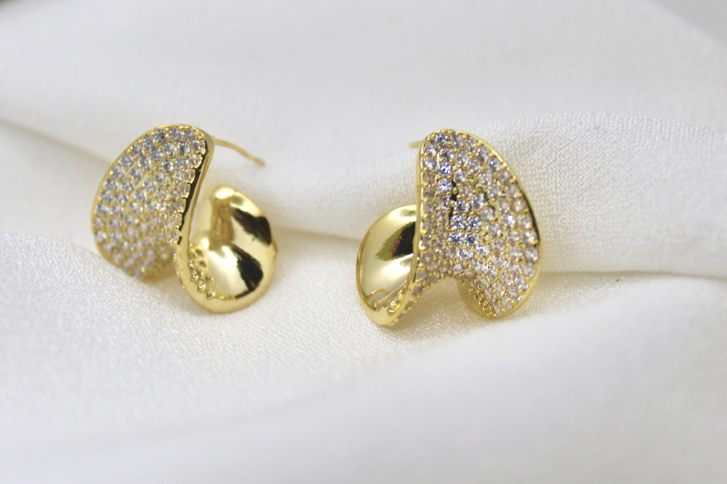 Sculpted Pavé Wave Stud Earrings