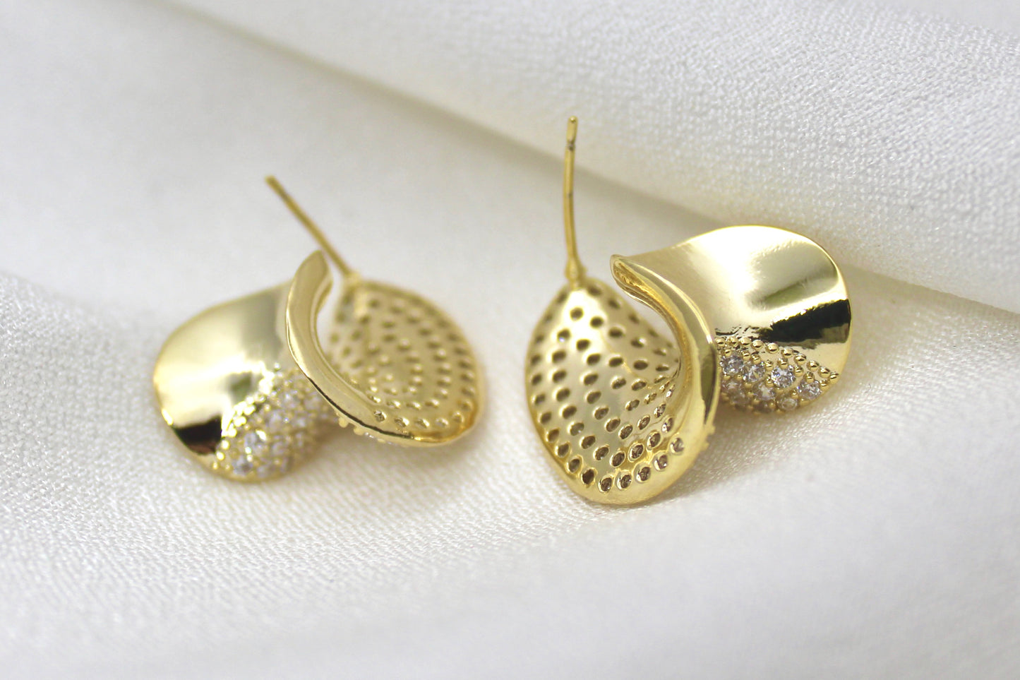 Sculpted Pavé Wave Stud Earrings