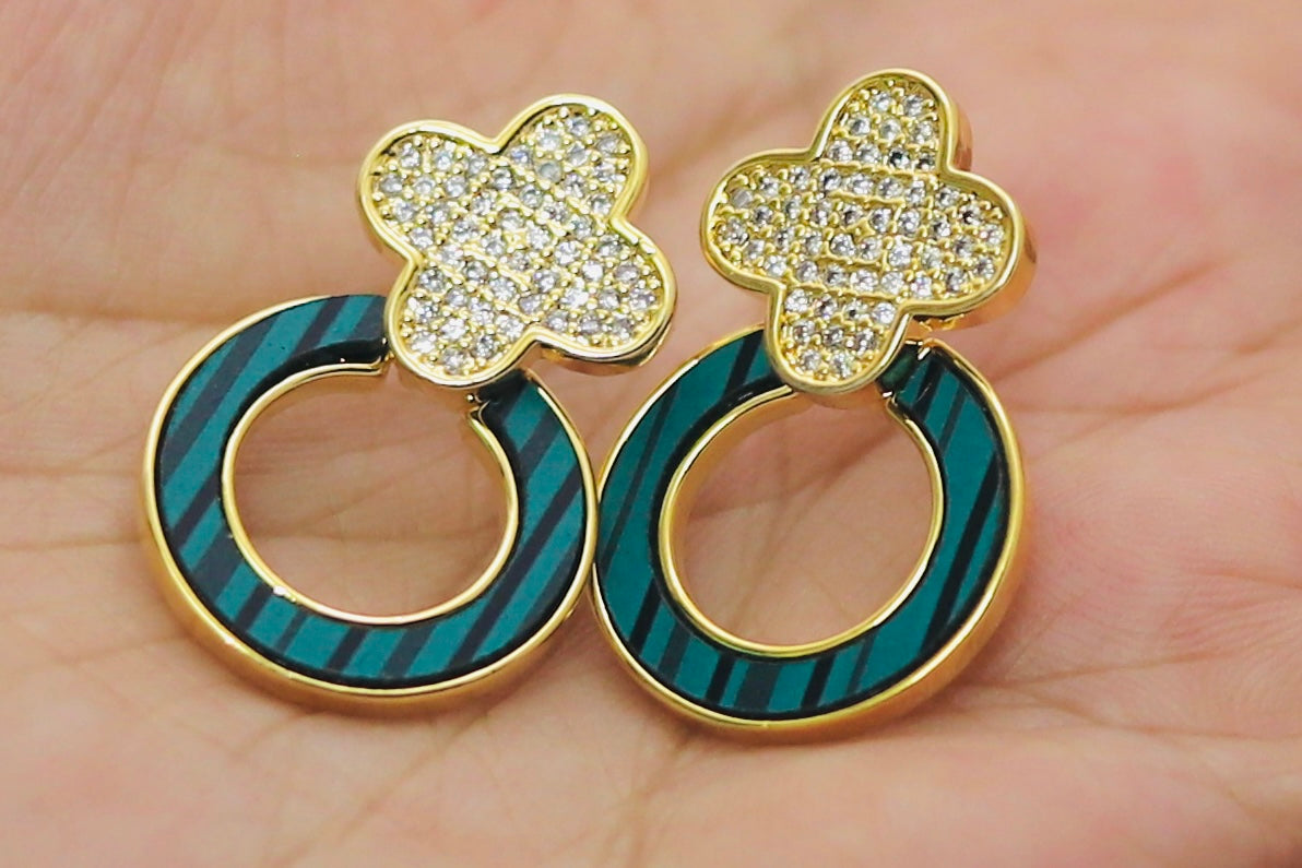 Dazzle Pop Studs