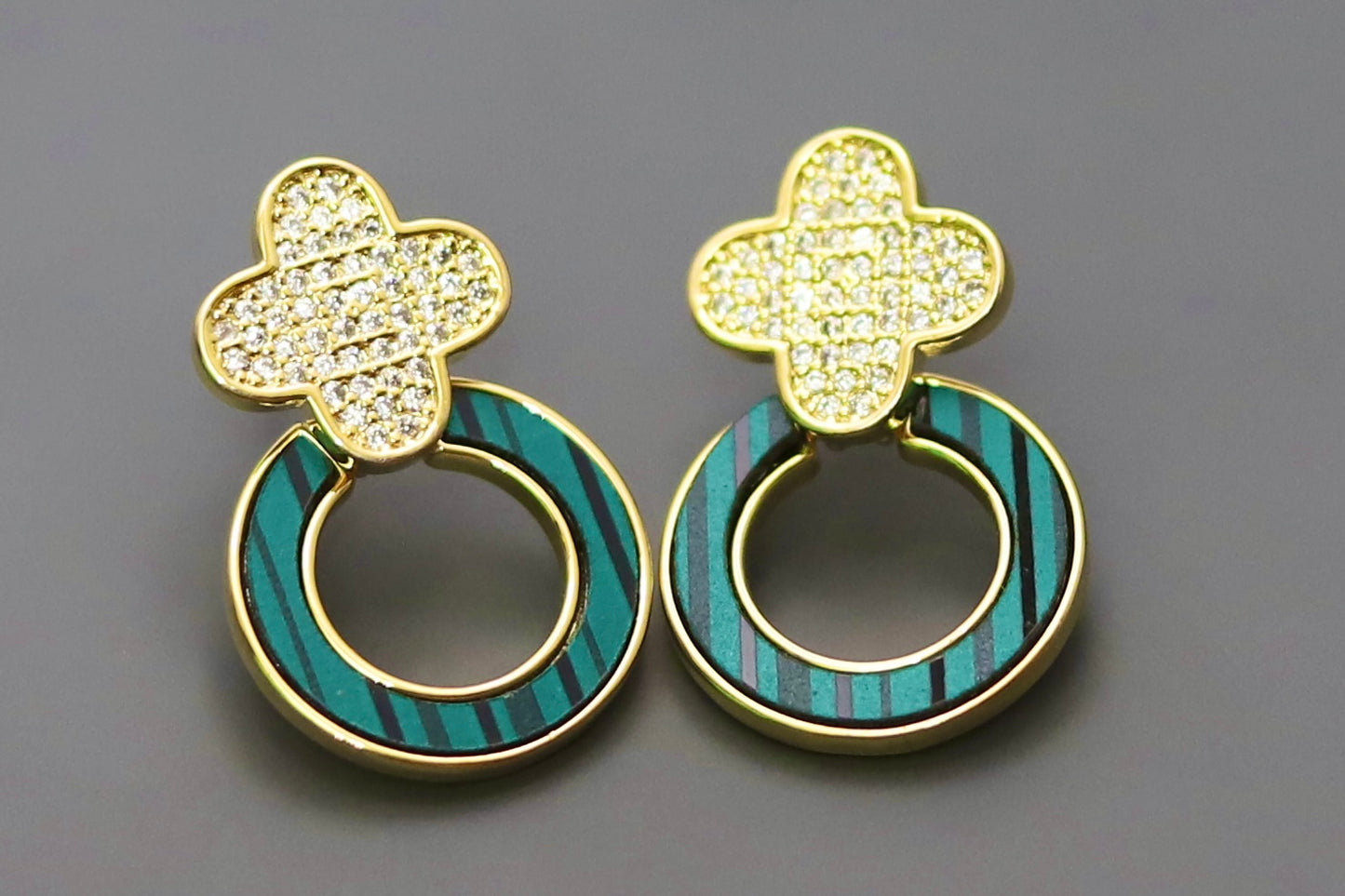 Dazzle Pop Studs