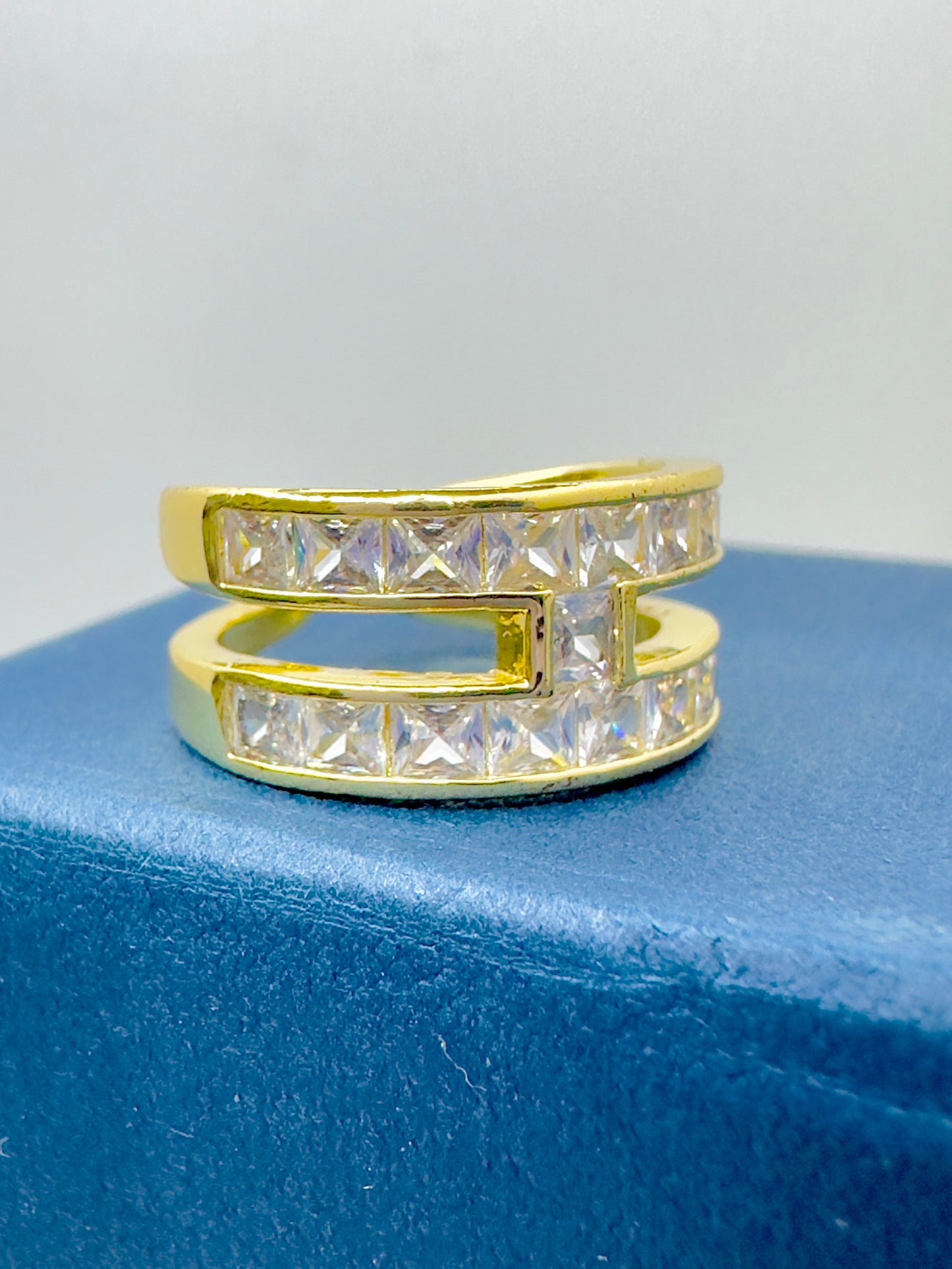 Geometric Elegance Gold Ring