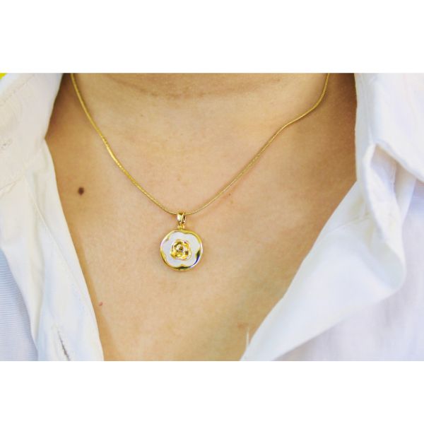 Floral Pendant Necklace