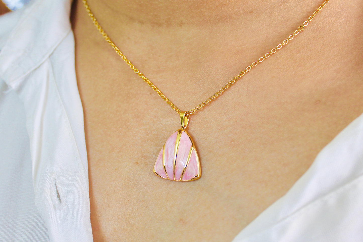 Pink Shell Necklace With Earrings