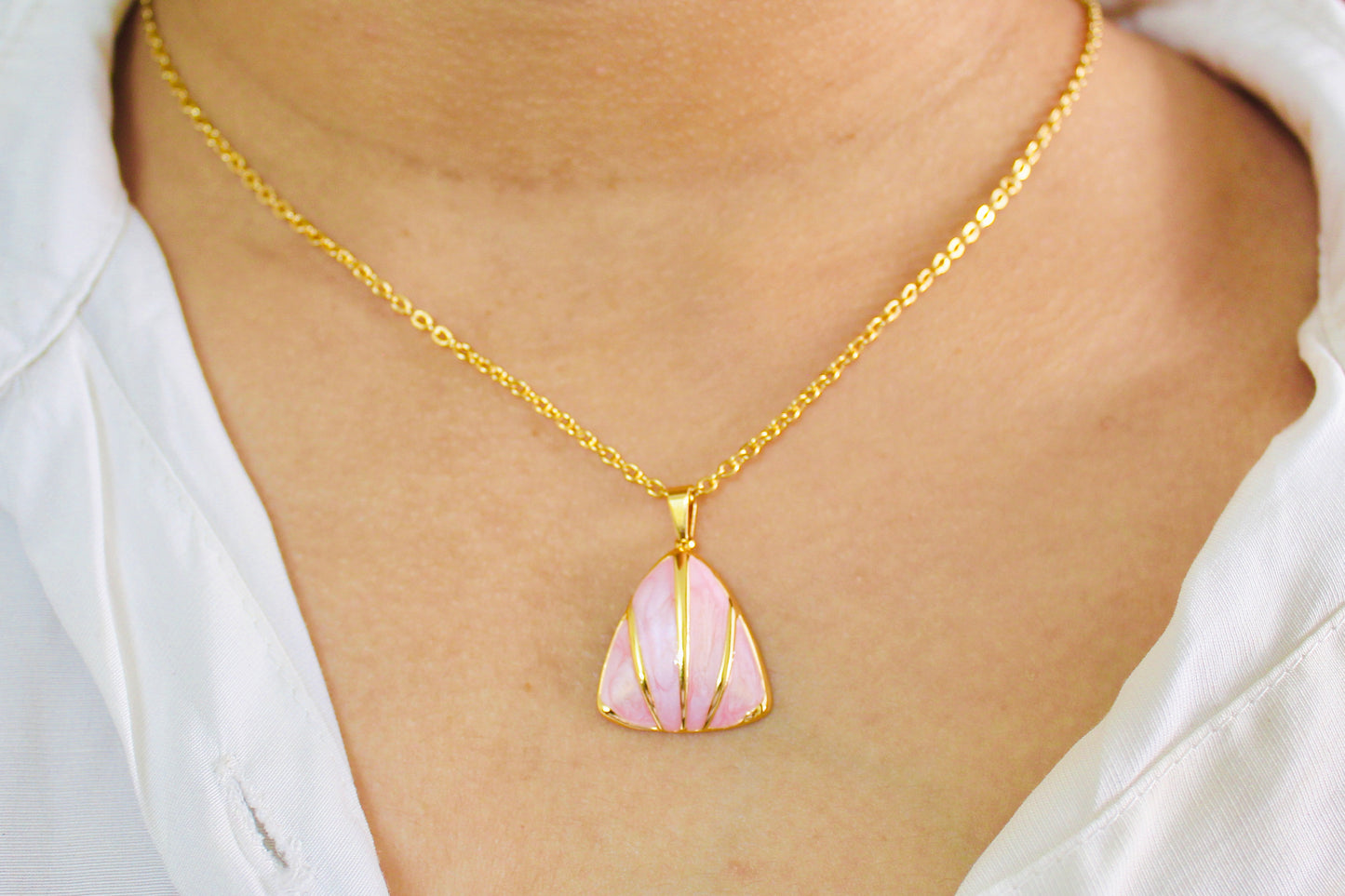 Pink Shell Necklace With Earrings