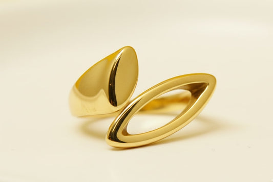 Zen Oval Ring