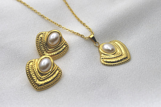 Regal Pearl Vintage Jewelry Set