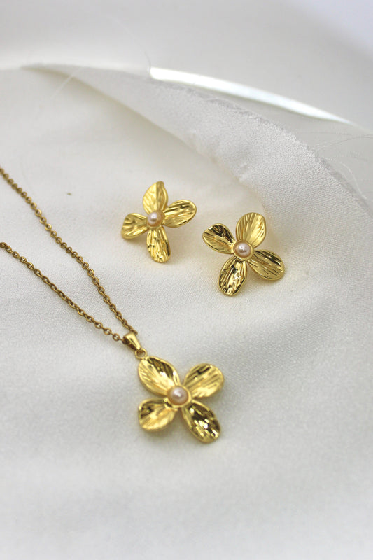 Orchid Bloom Necklace With Earrings