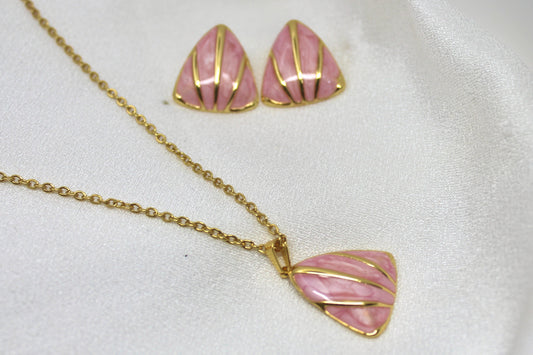 Pink Shell Necklace With Earrings