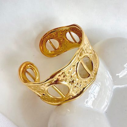 Akaar Cuff