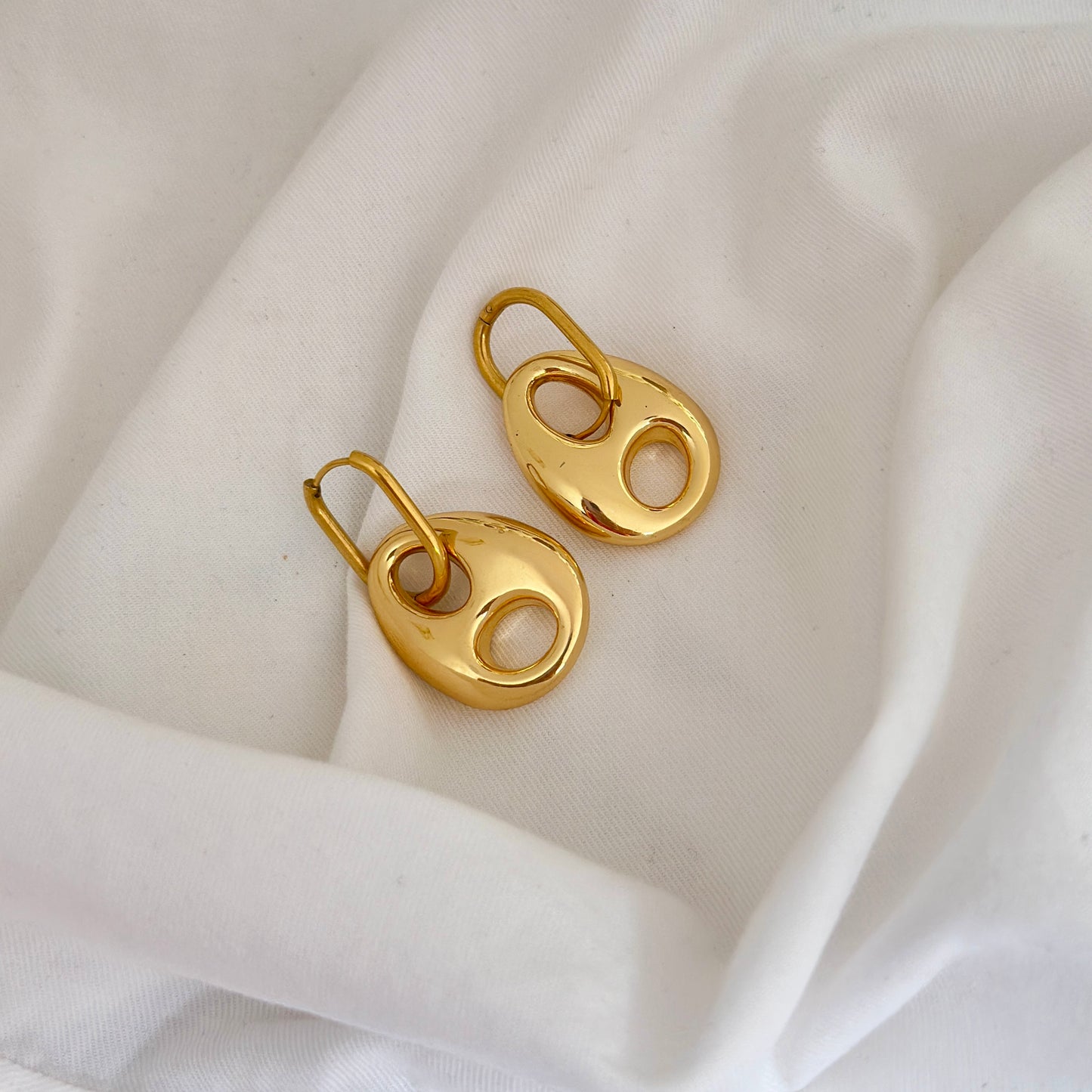 Minimal Oval Earrings