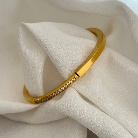 Zarika Sleek Bracelet