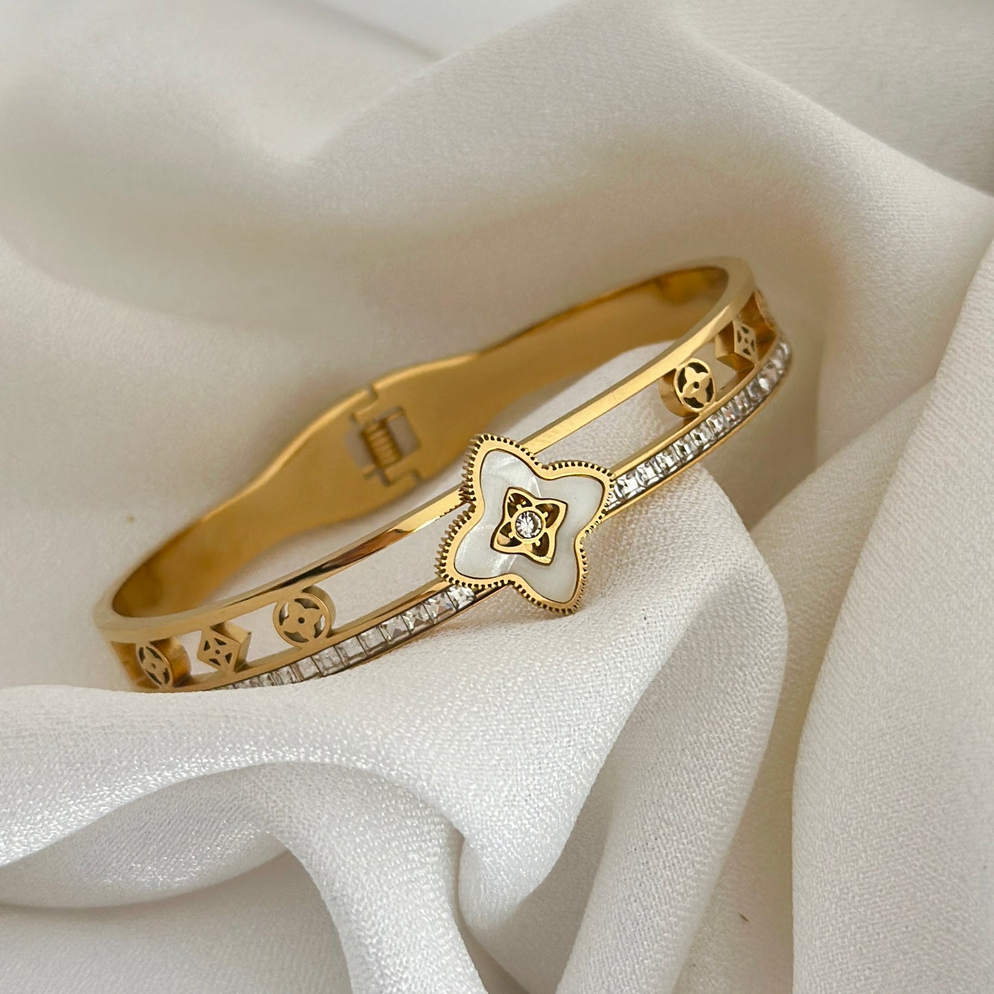 Golden Clover Bracelet