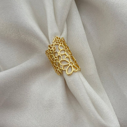 Cutwork Statement Ring ( size -6 )