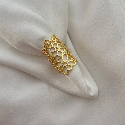 Cutwork Statement Ring ( size -6 )